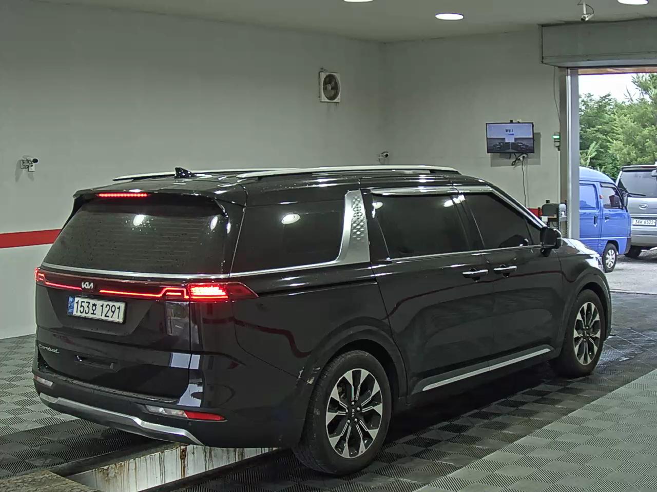 2021 - kia carnival