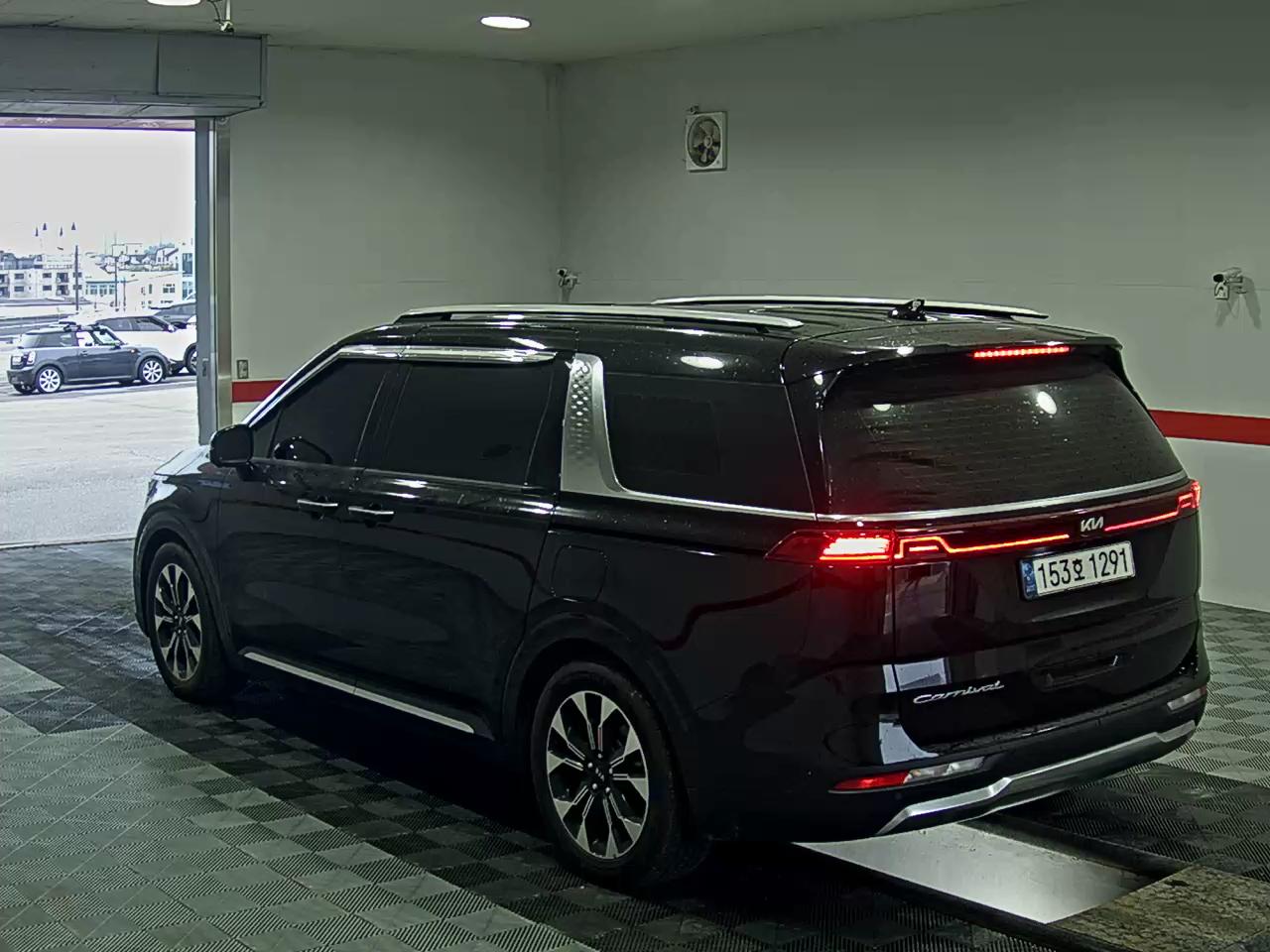 2021 - kia carnival