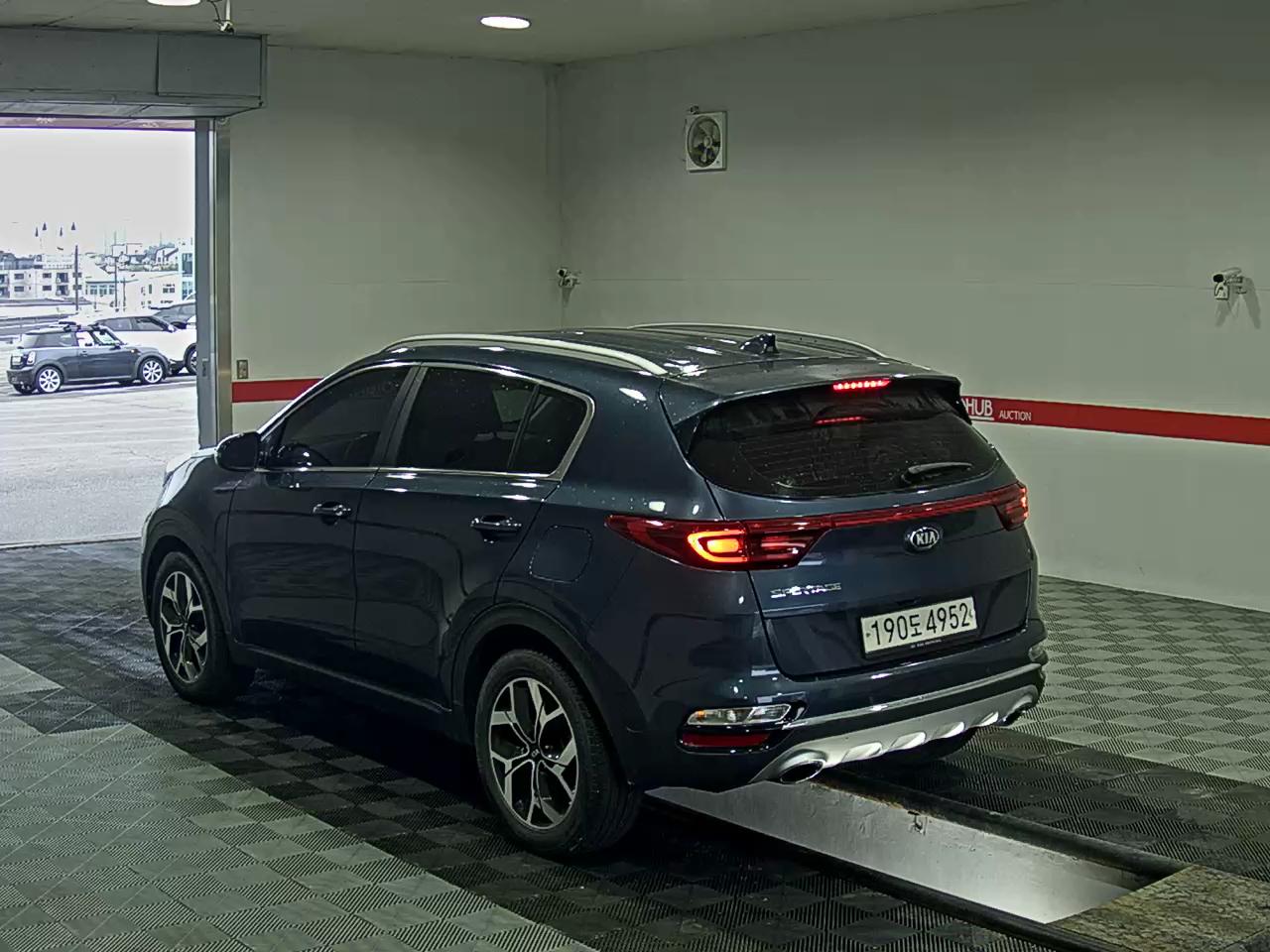 2021 - kia sportage