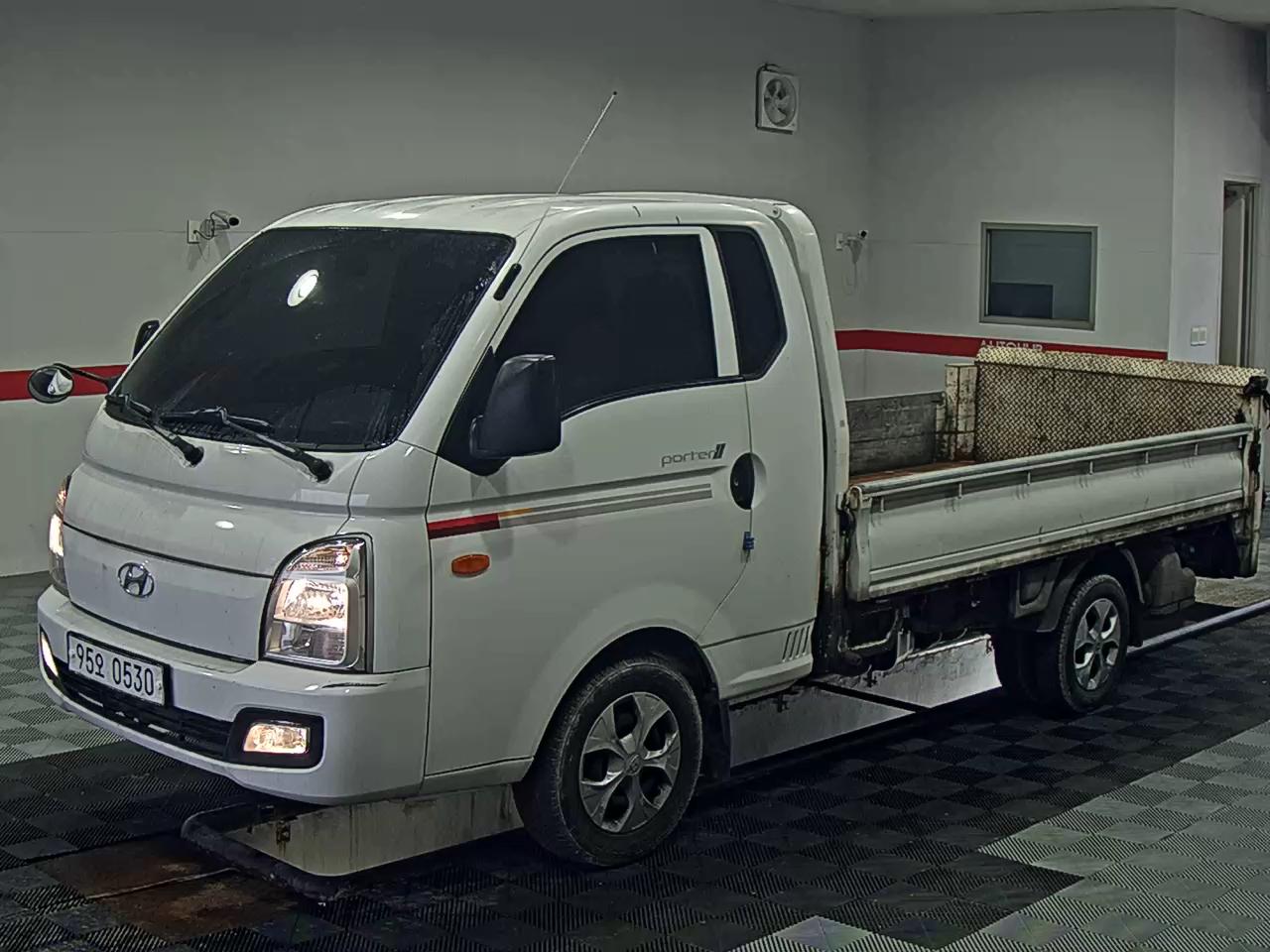 HYUNDAI PORTER II SUPER CAB EXTRA WHEELBASE
