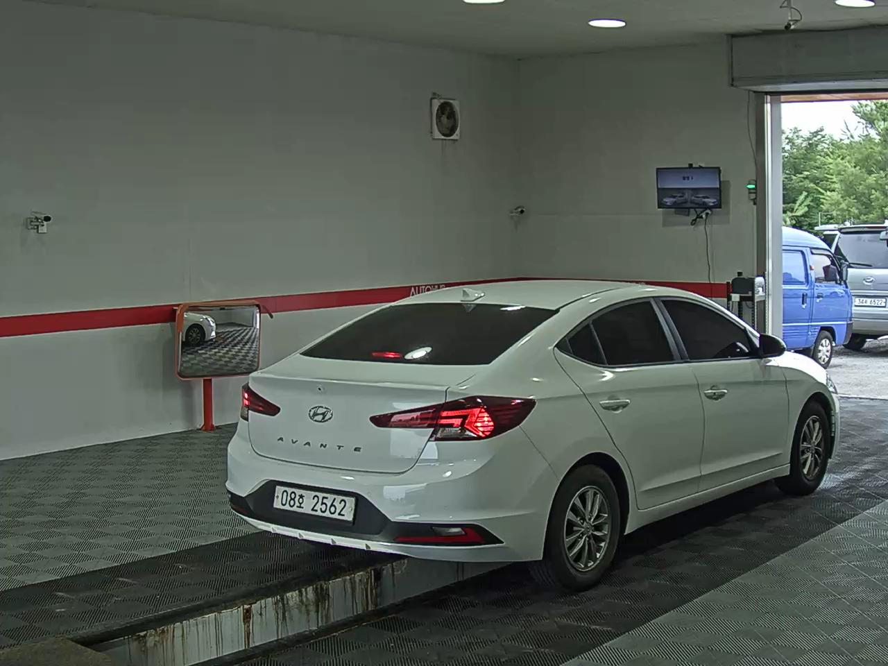 2020 - hyundai avante