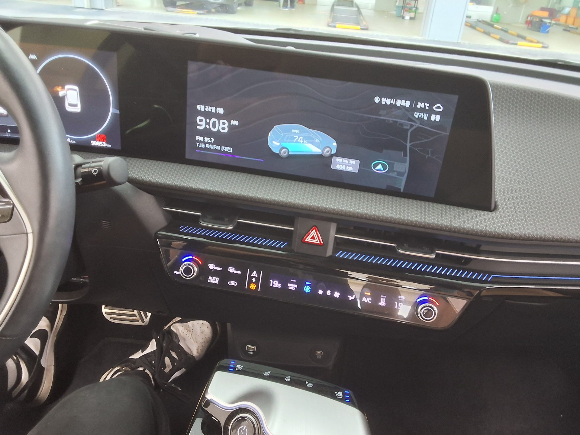 2022 - kia ev6