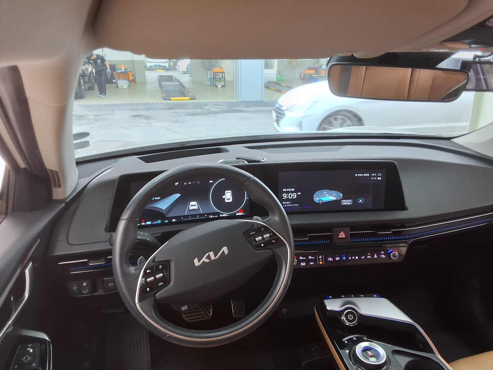 2022 - kia ev6