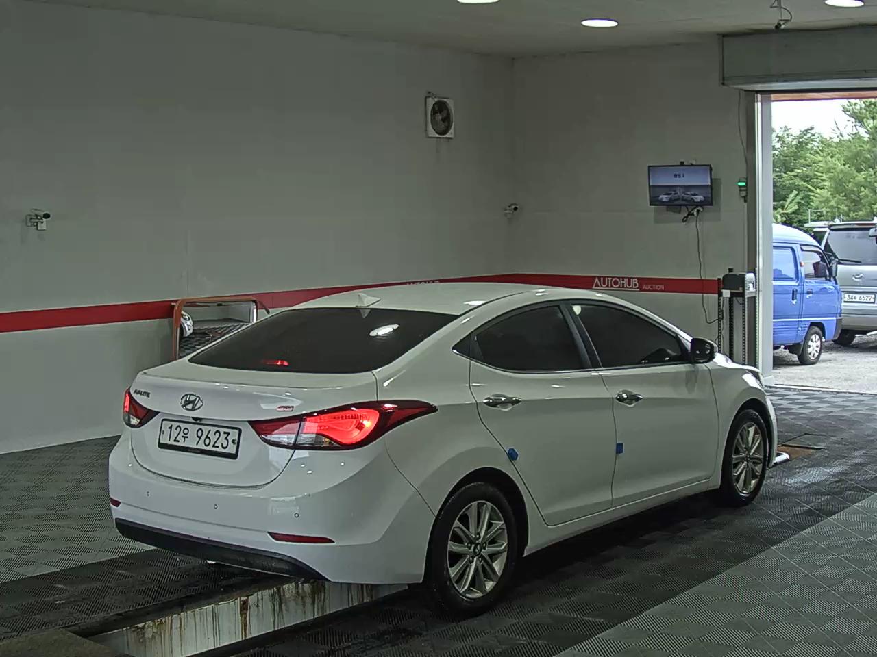 2016 - hyundai avante