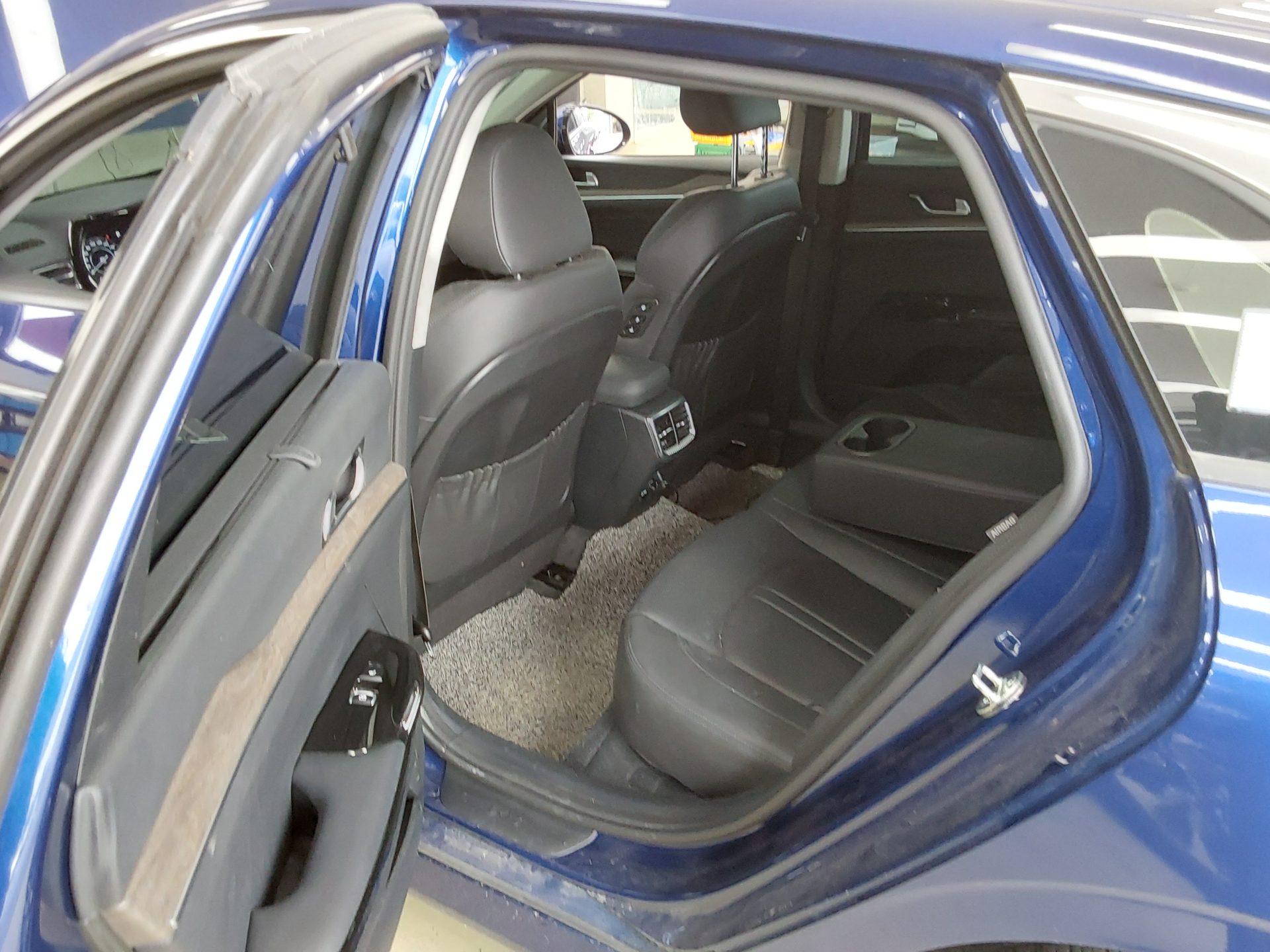 2023 - kia k5