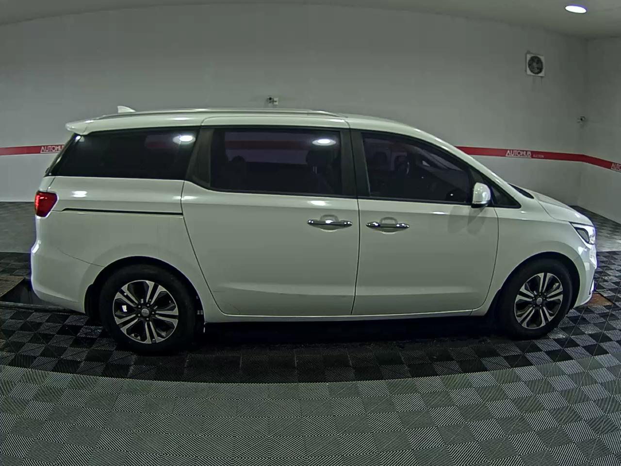 2019 - kia carnival