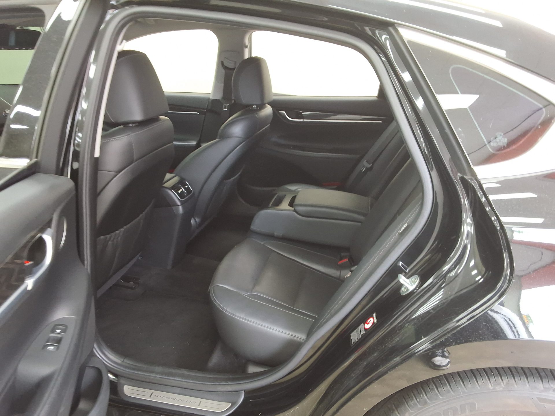 2018 - hyundai grandeur
