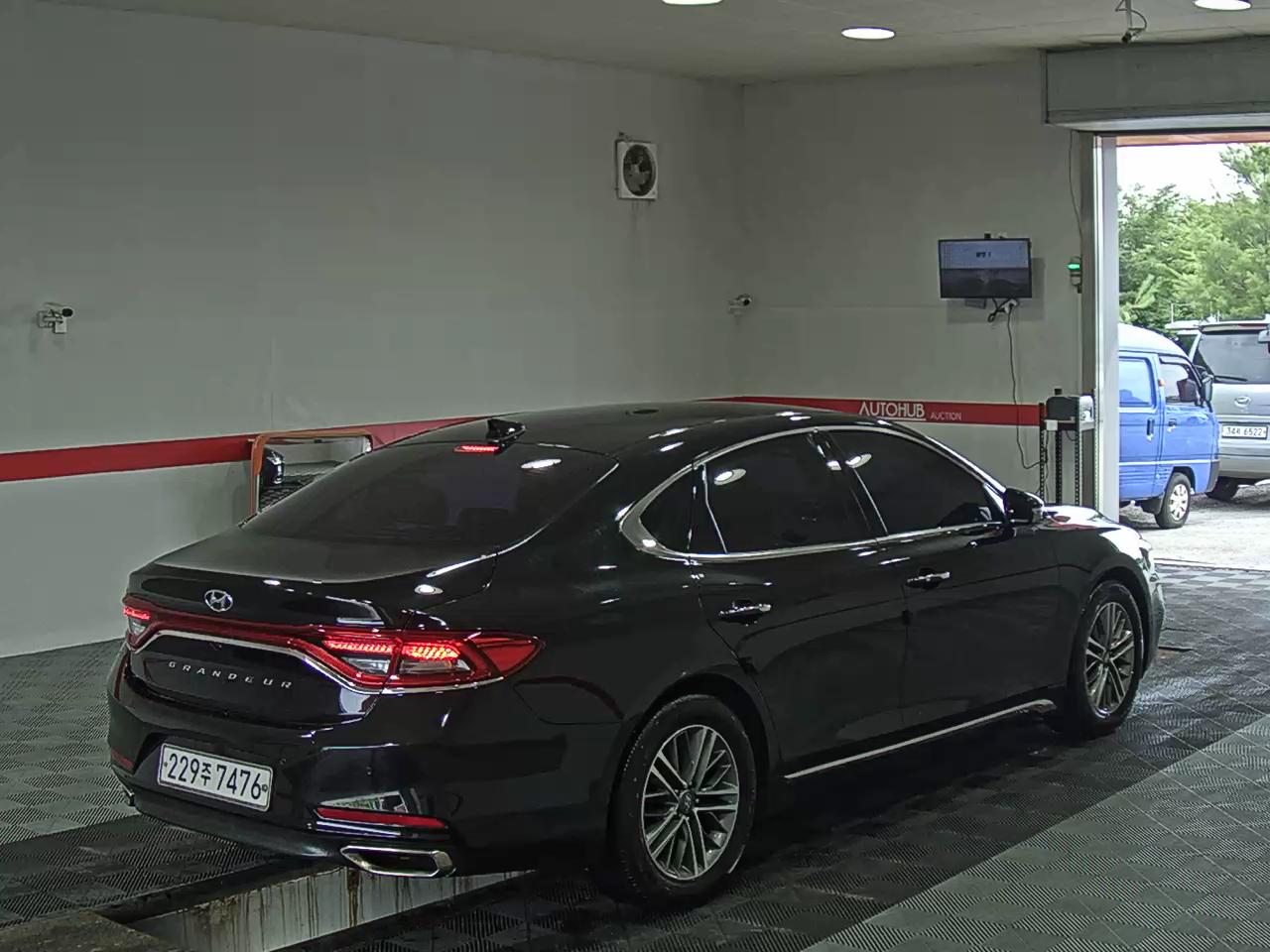 2018 - hyundai grandeur