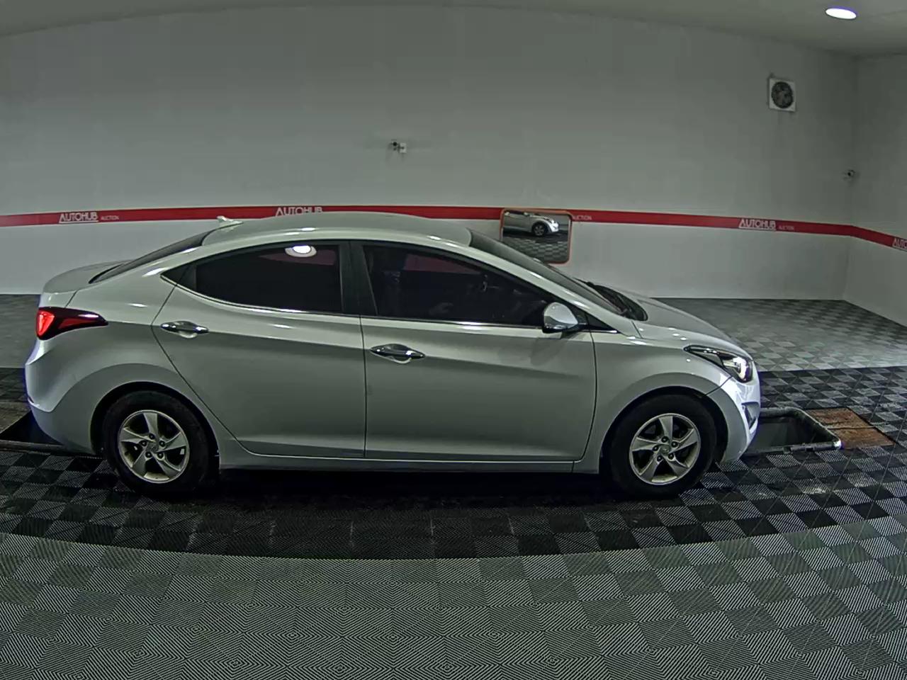 2015 - hyundai avante