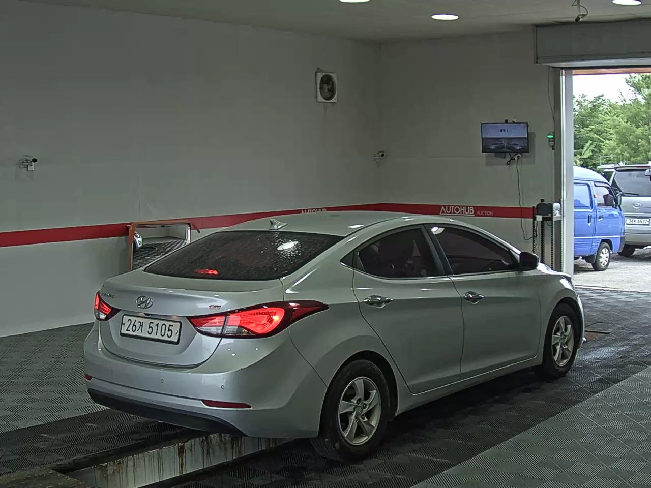 2015 - hyundai avante