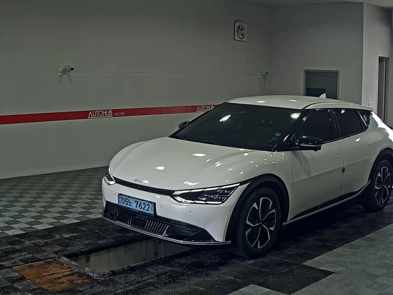 2022 - kia ev6