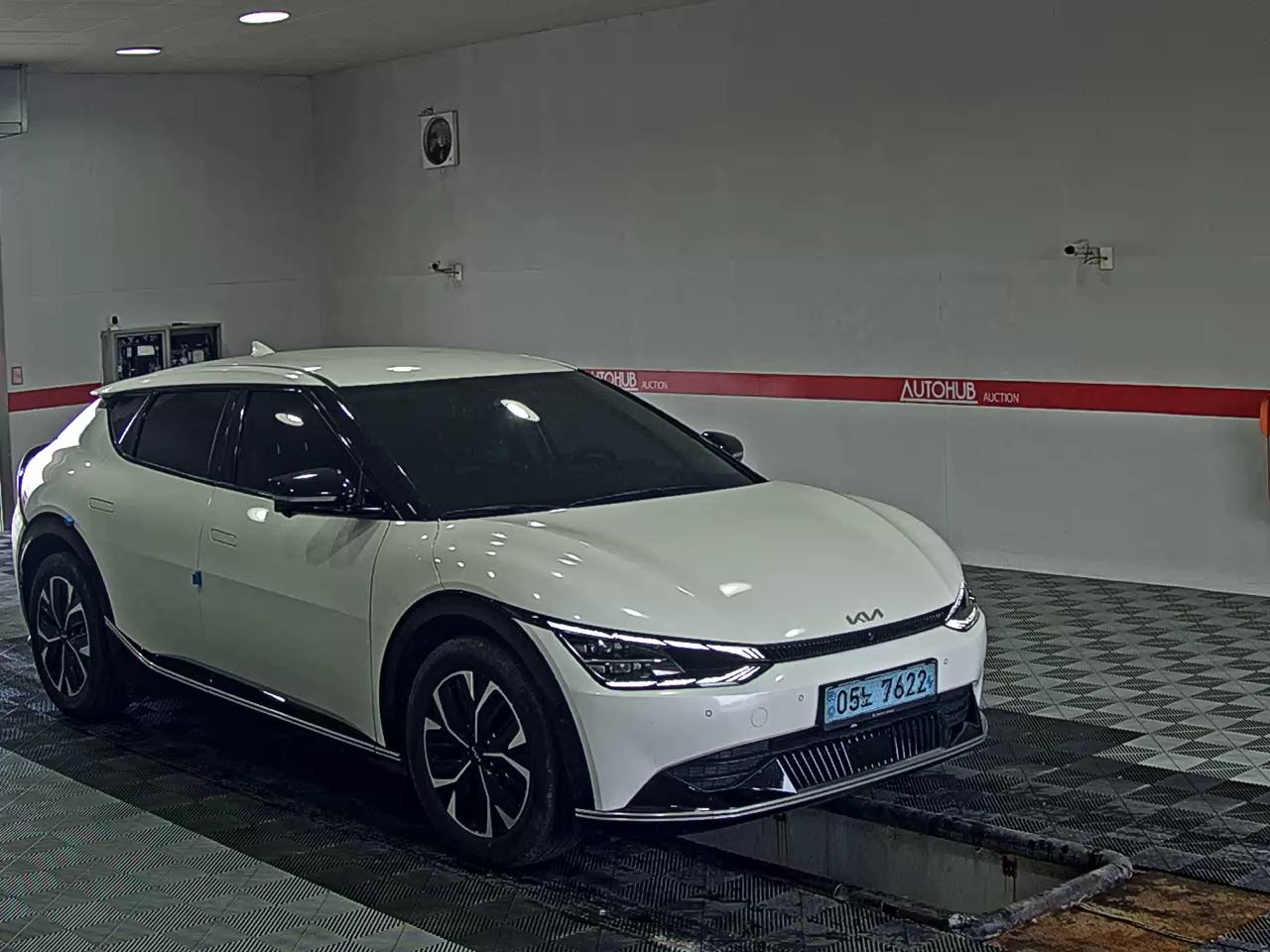 2022 - kia ev6