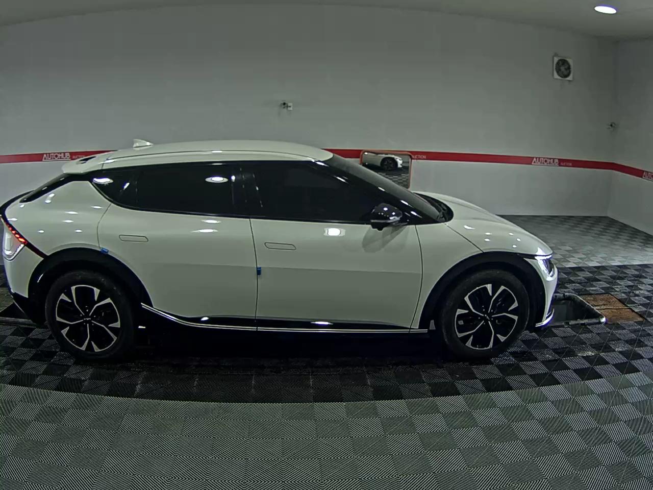 2022 - kia ev6