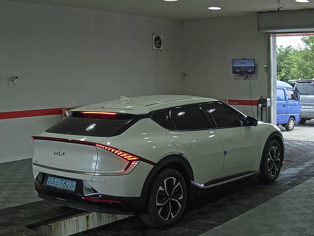 2022 - kia ev6