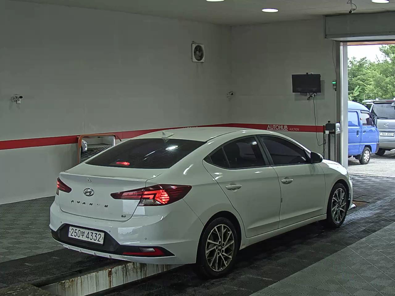 2019 - hyundai avante