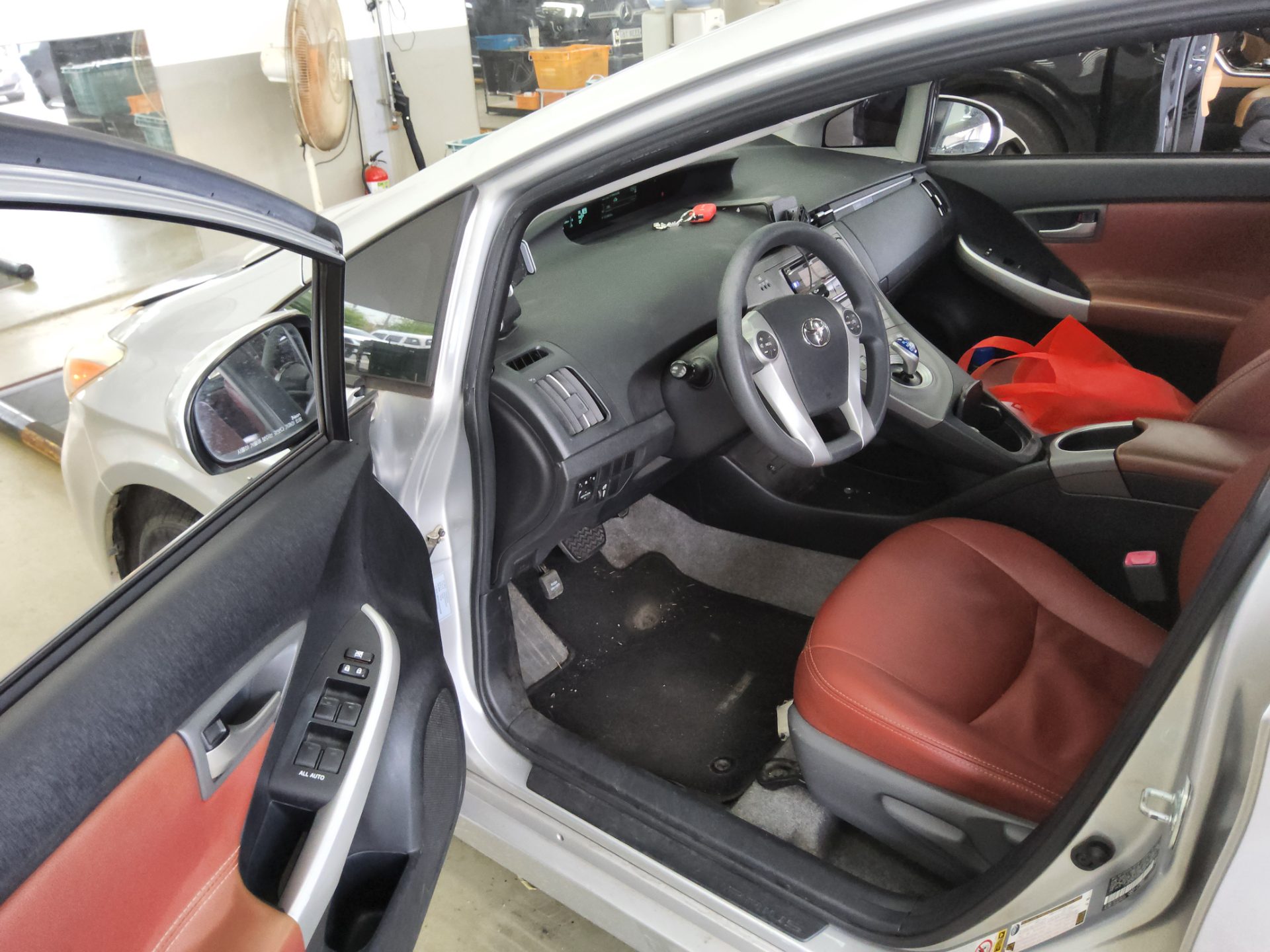 2013 - toyota prius