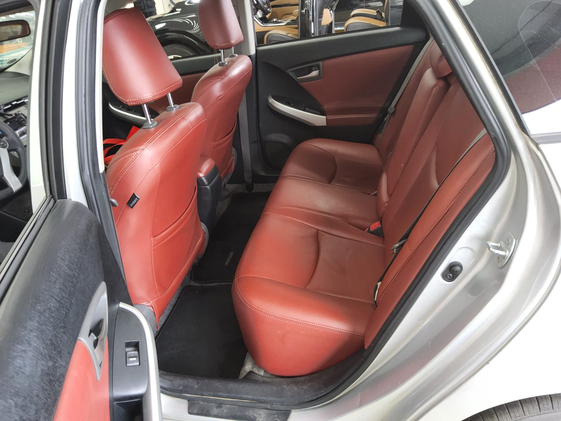 2013 - toyota prius