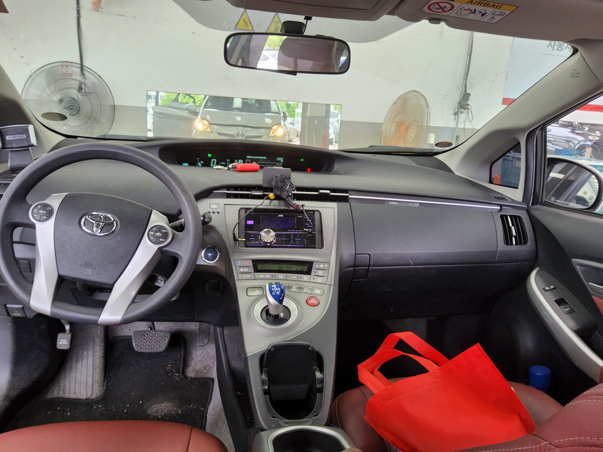 2013 - toyota prius