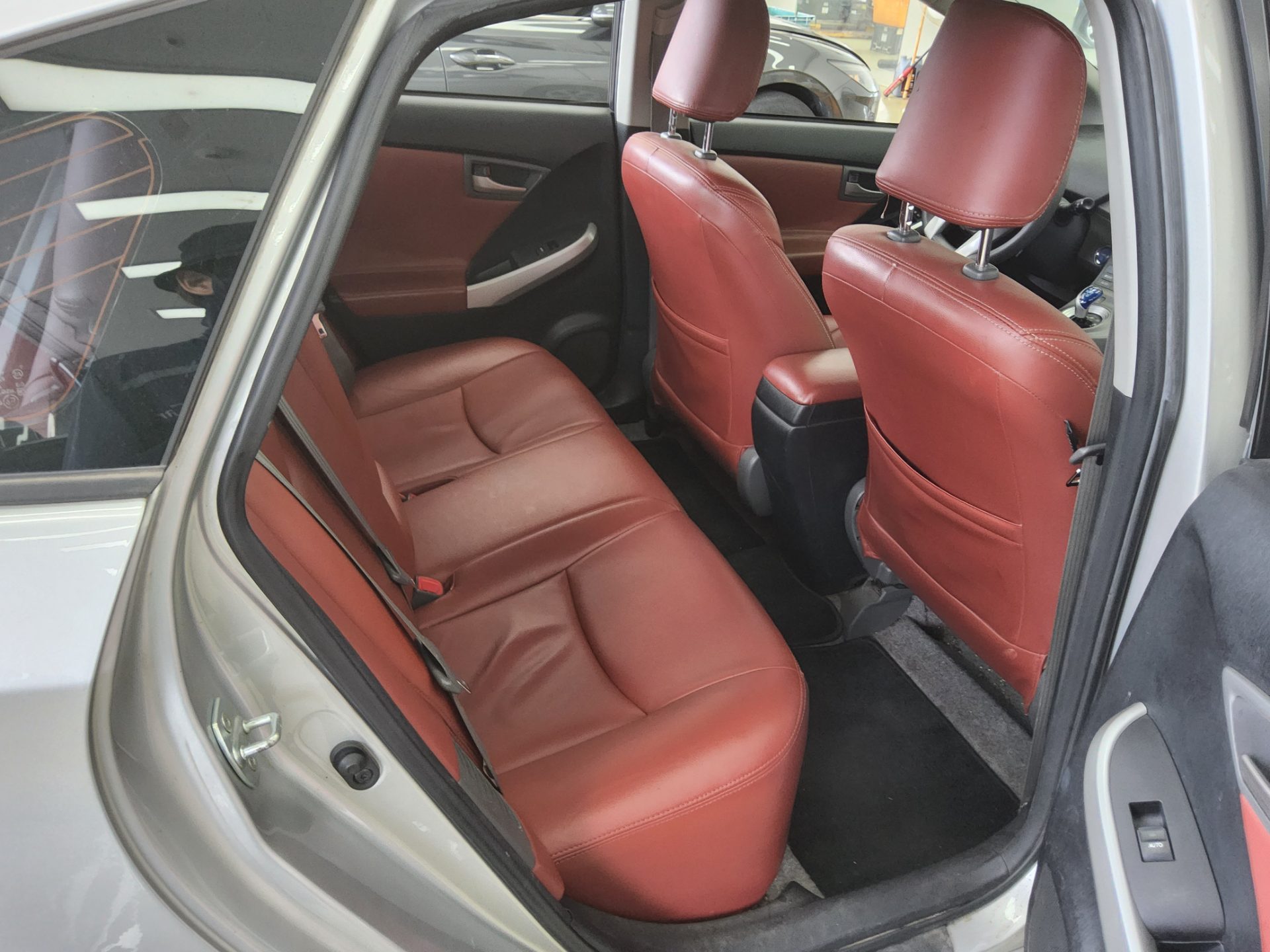 2013 - toyota prius