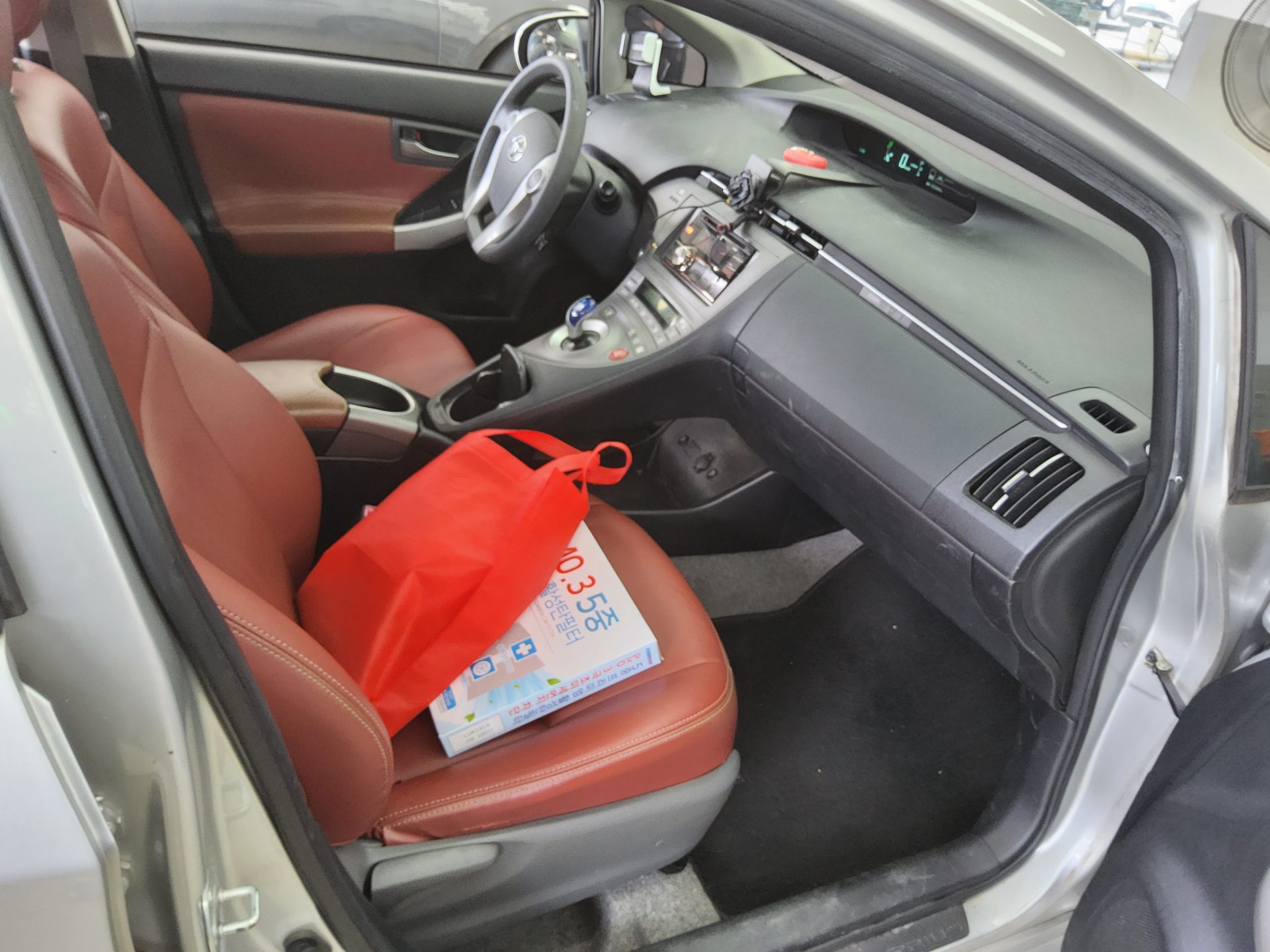 2013 - toyota prius