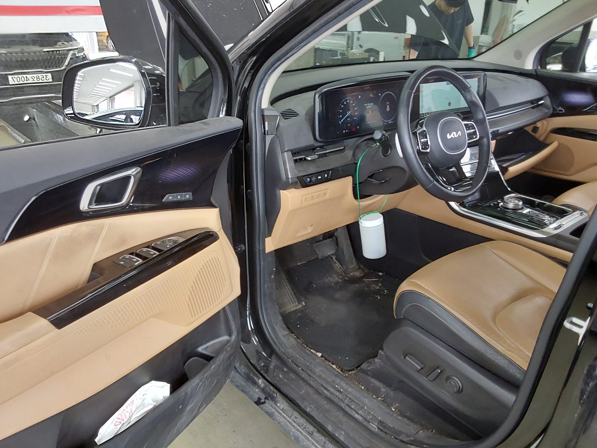 2023 - kia carnival