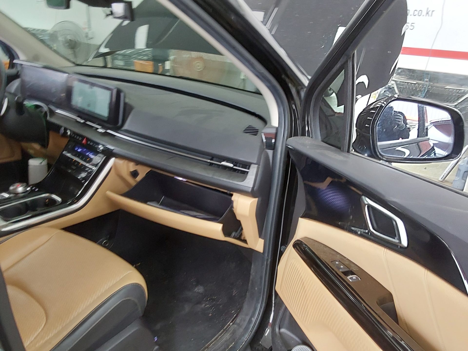 2023 - kia carnival