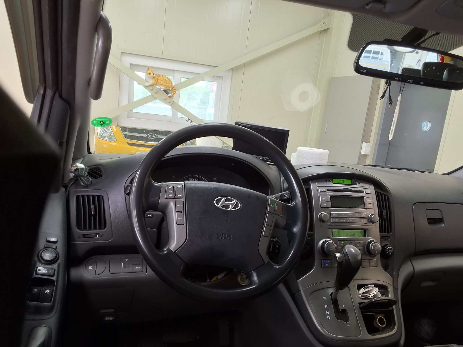 2013 - hyundai grand starex