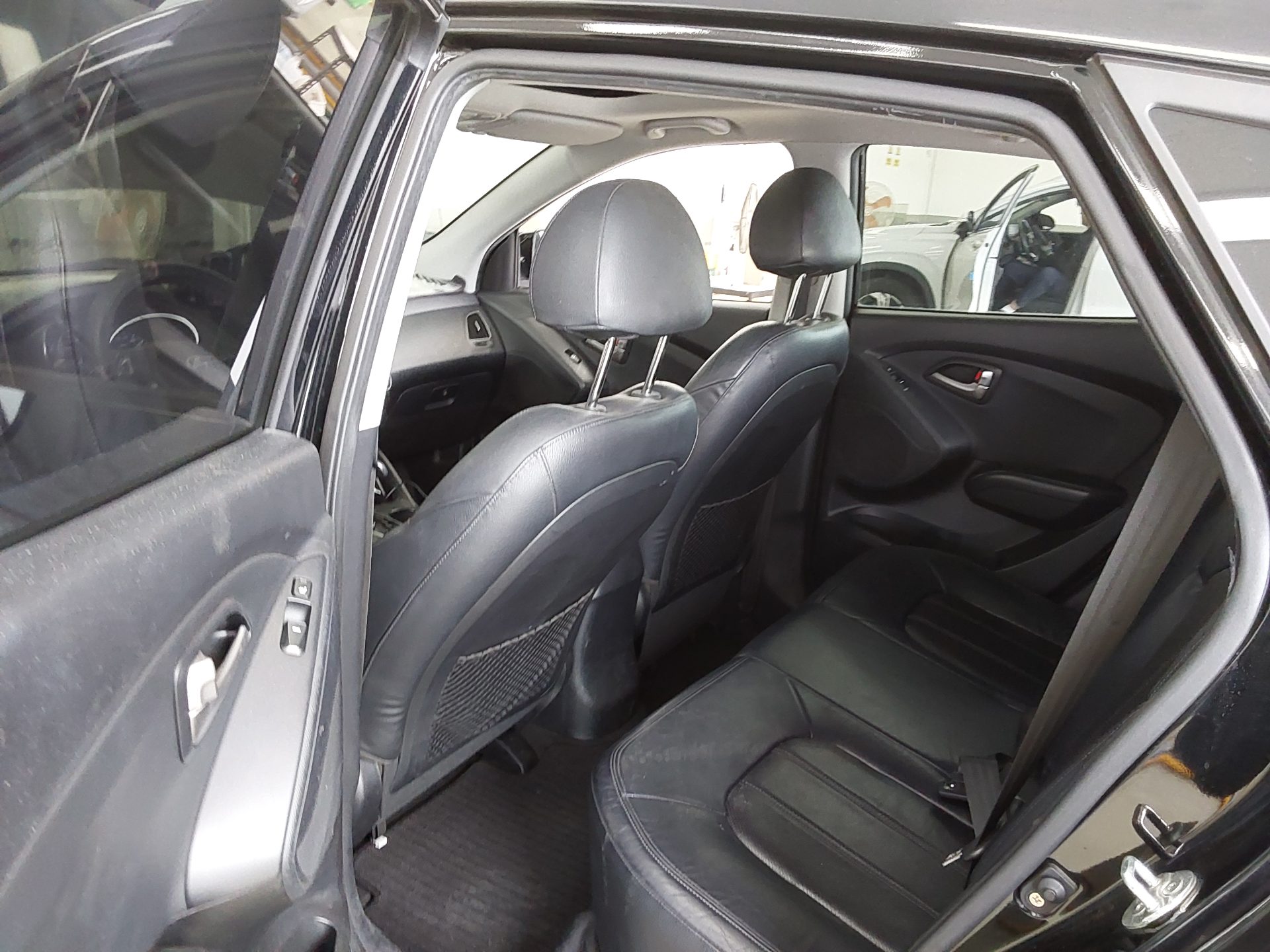 2010 - hyundai tucson