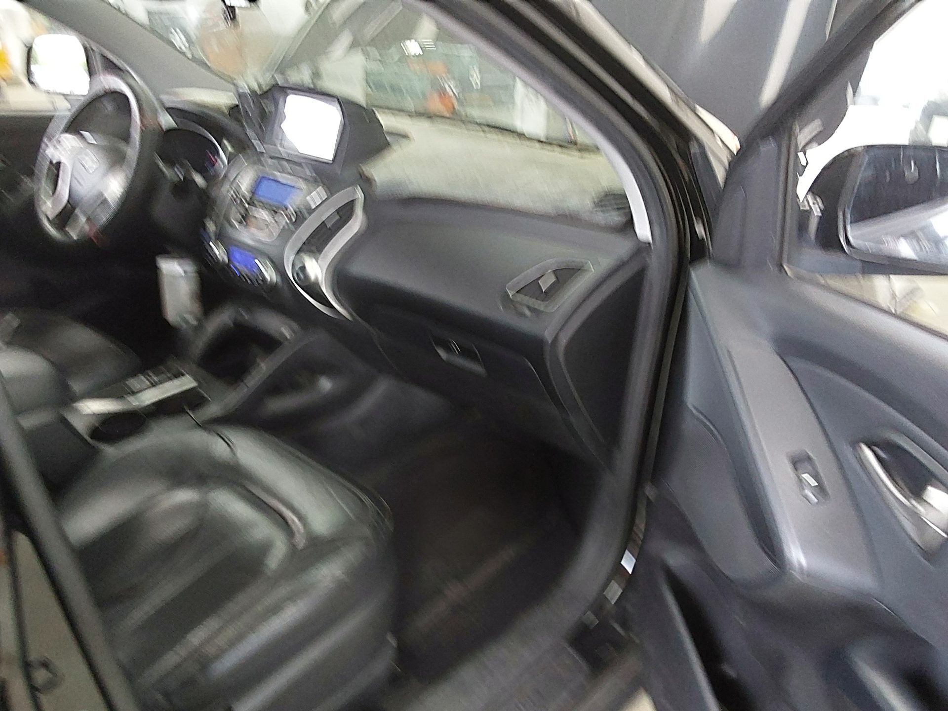 2010 - hyundai tucson