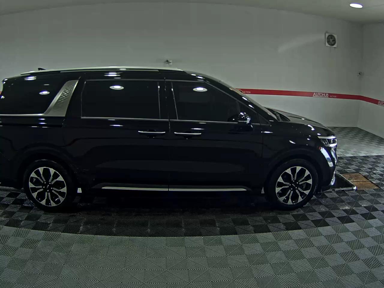 2023 - kia carnival