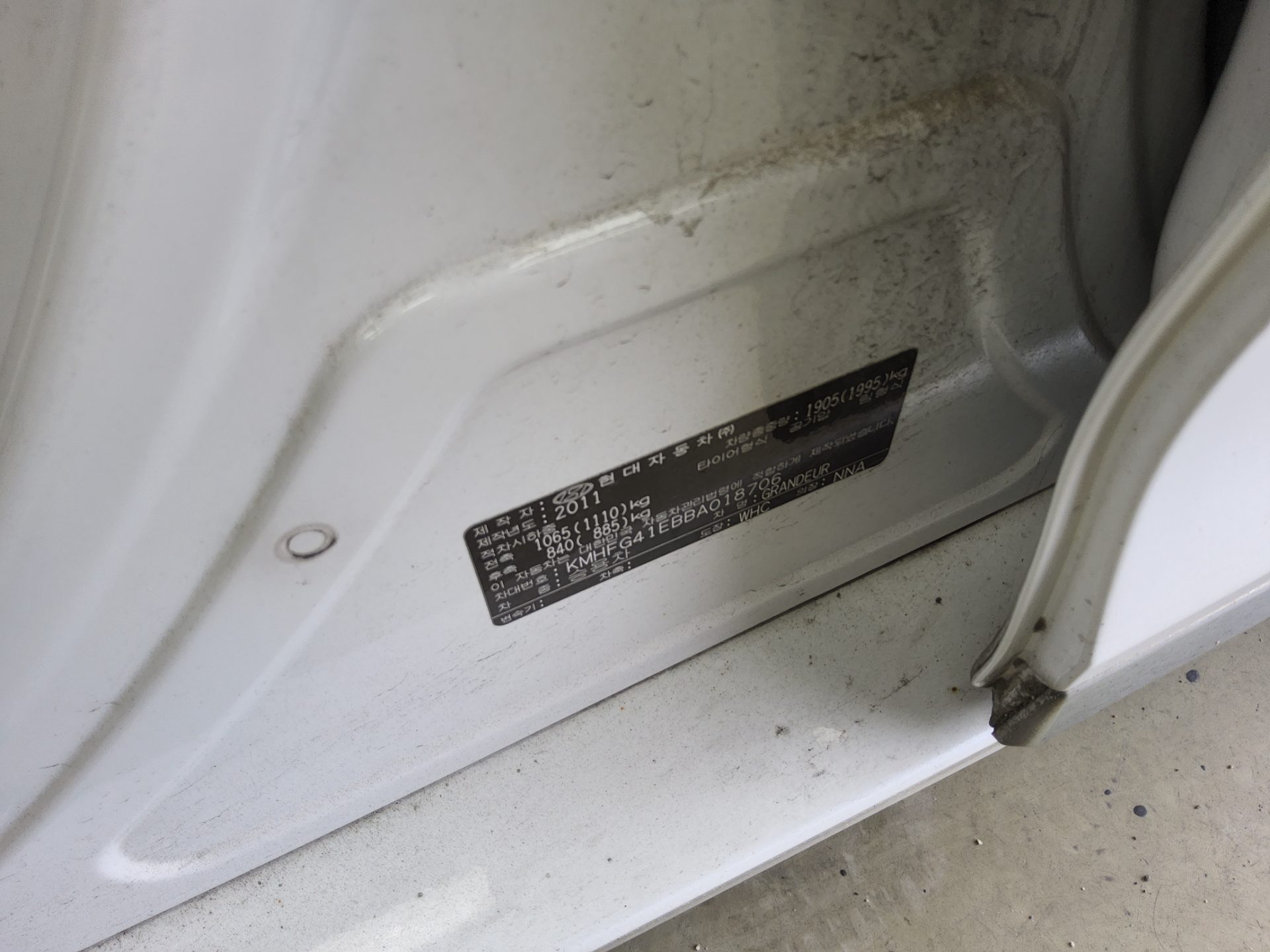 2011 - hyundai grandeur