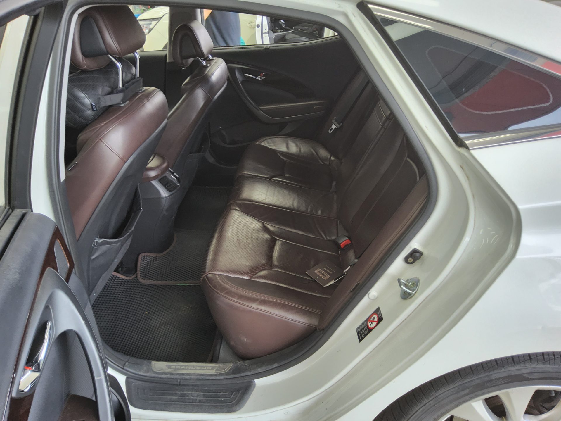 2011 - hyundai grandeur