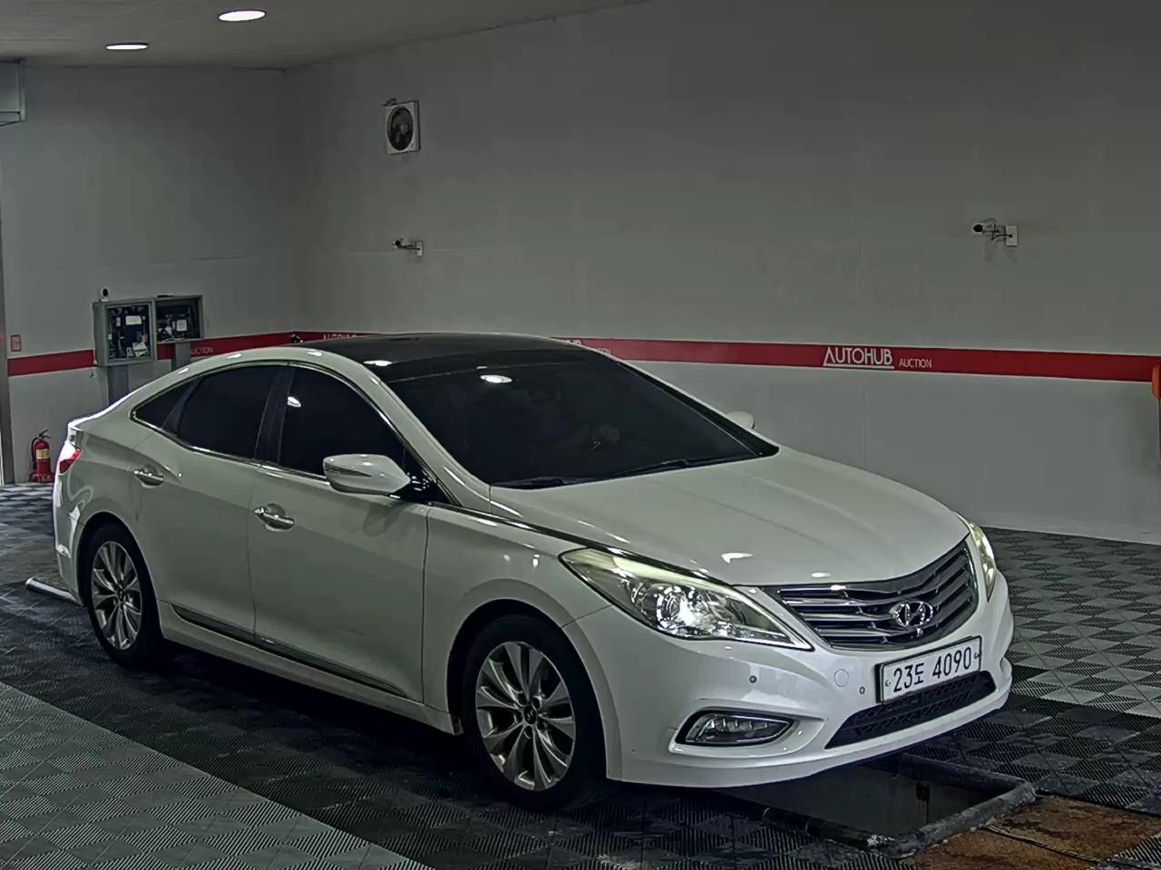 2011 - hyundai grandeur