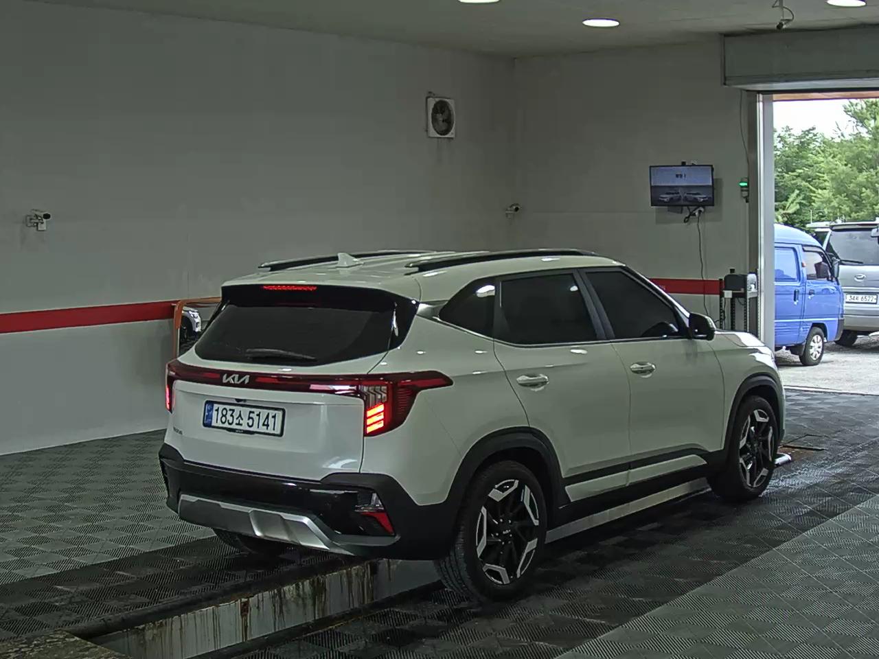 2023 - kia seltos