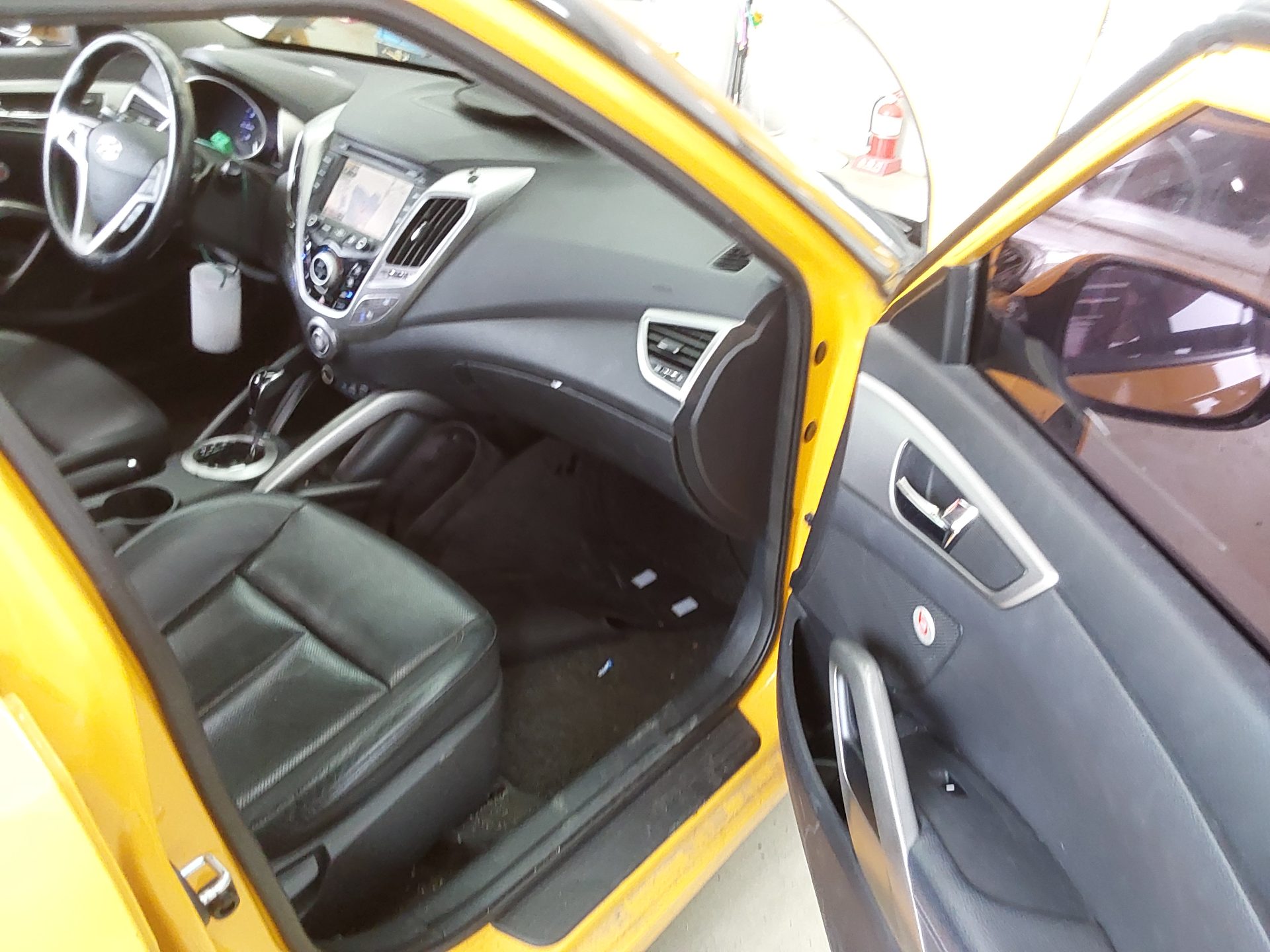 2014 - hyundai veloster
