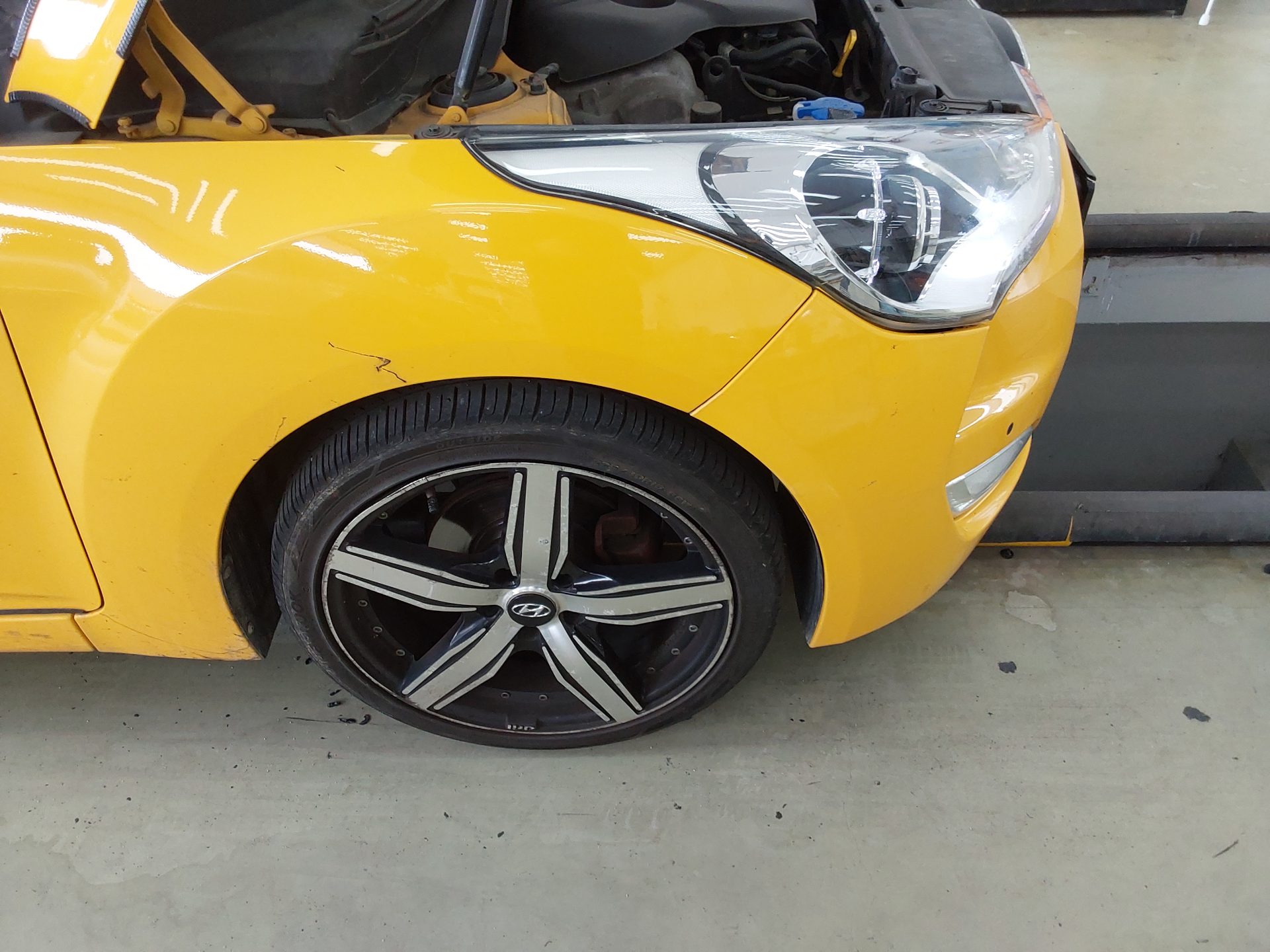 2014 - hyundai veloster