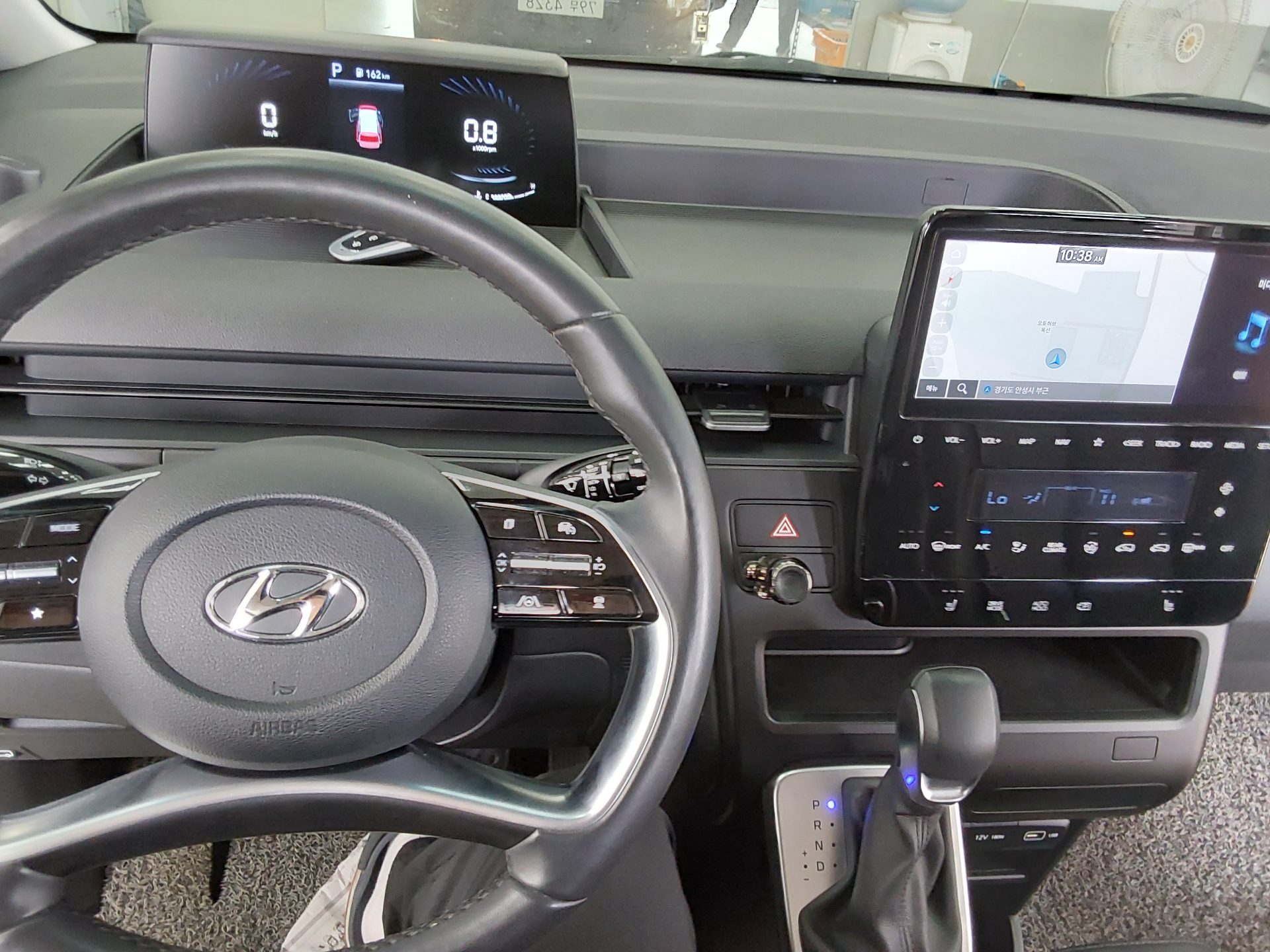 2022 - hyundai staria