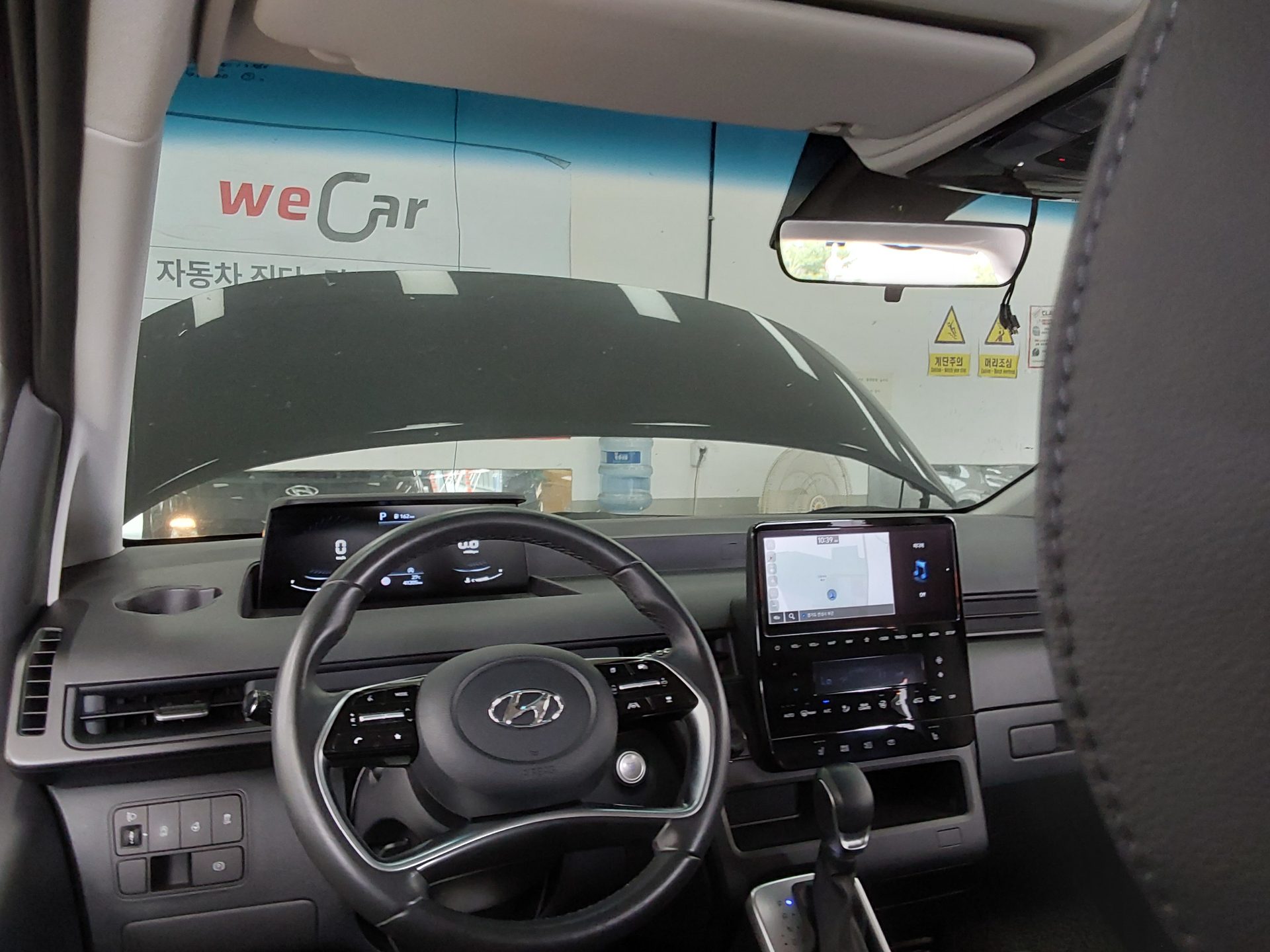 2022 - hyundai staria