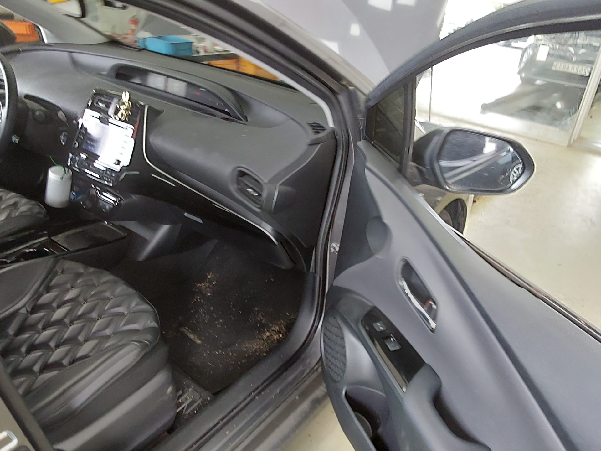 2021 - toyota prius
