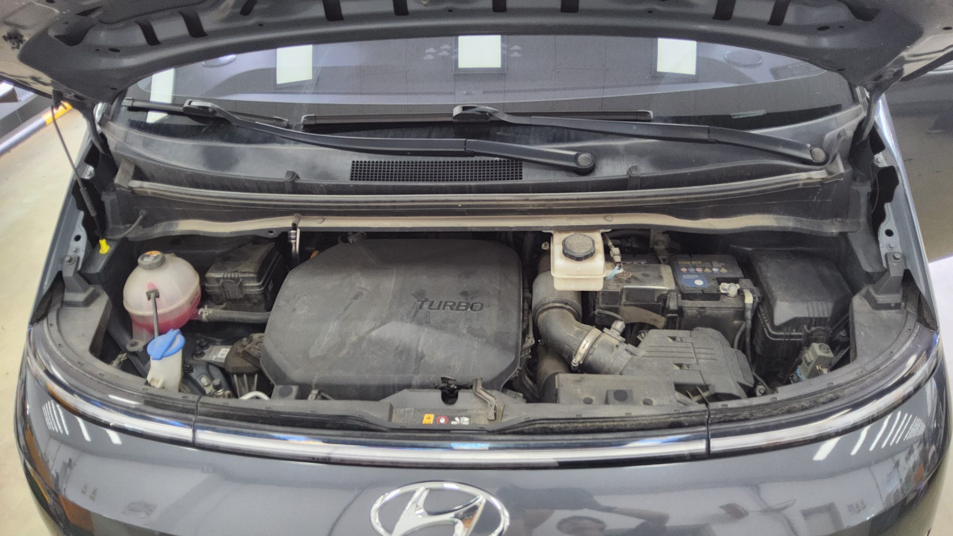 2022 - hyundai staria