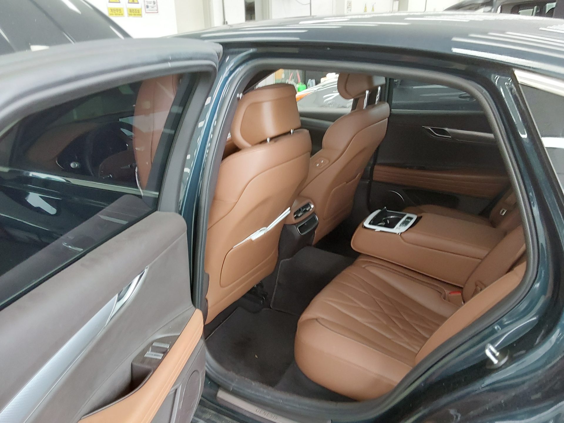 2021 - genesis g80