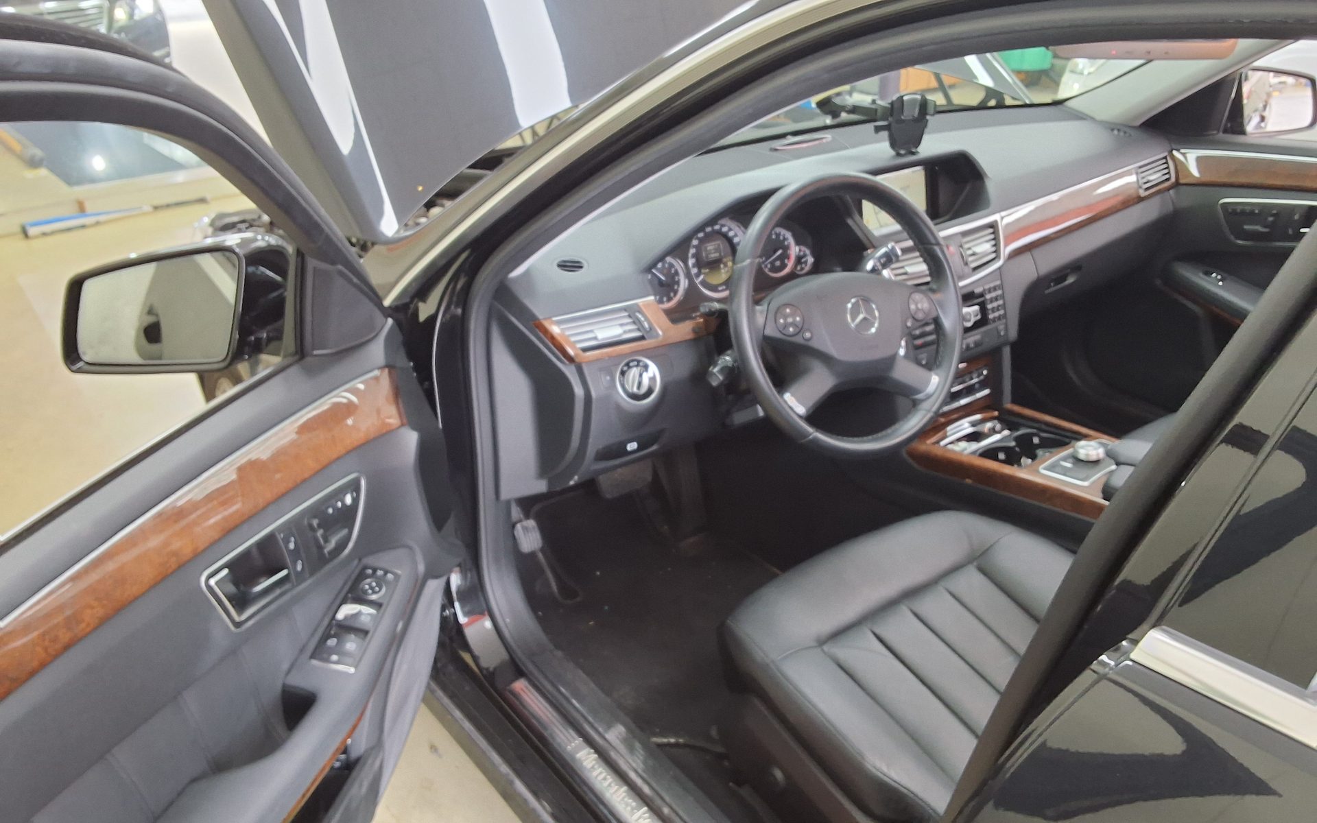 2012 - mercedes-benz e300