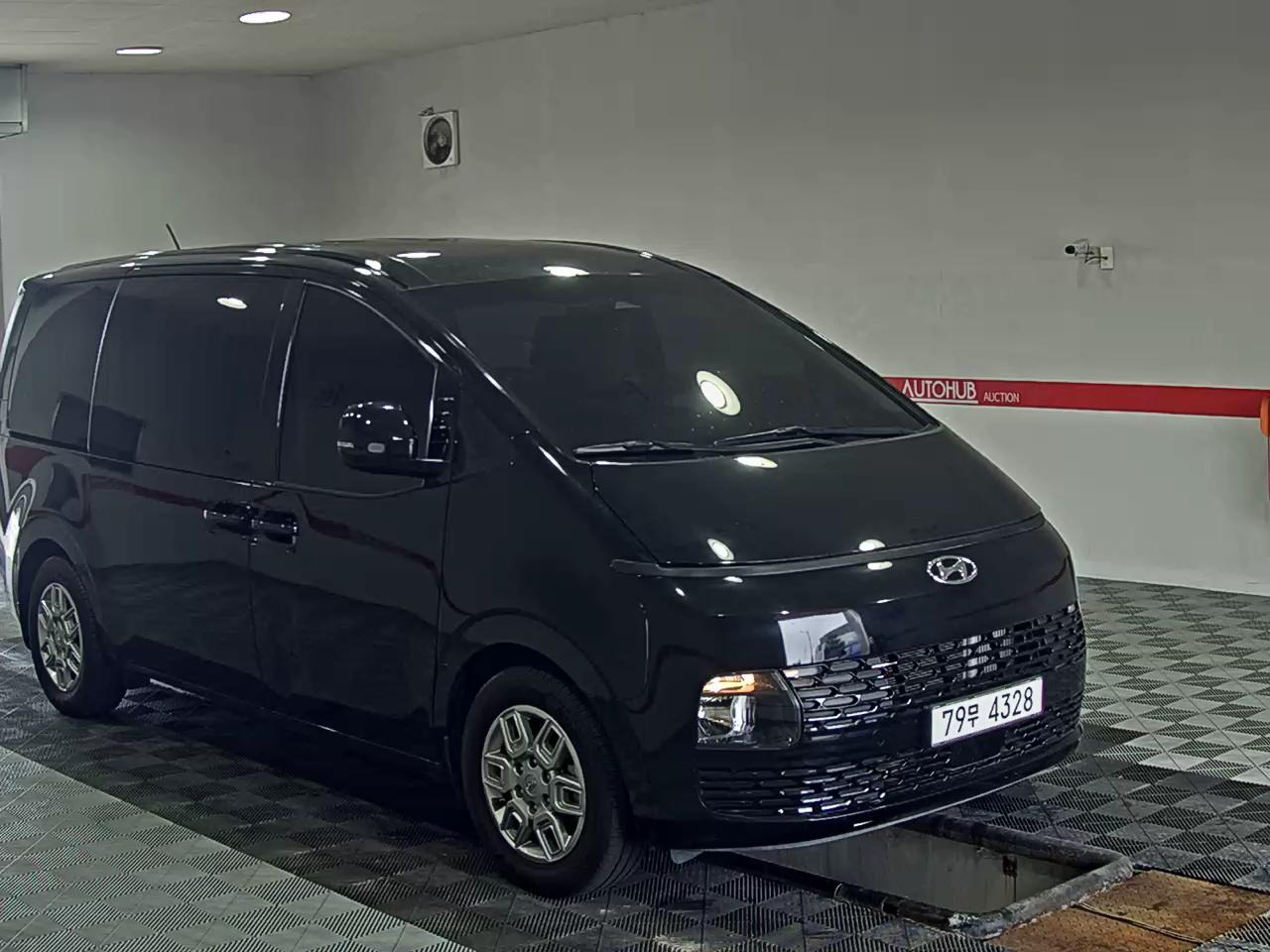 2022 - hyundai staria