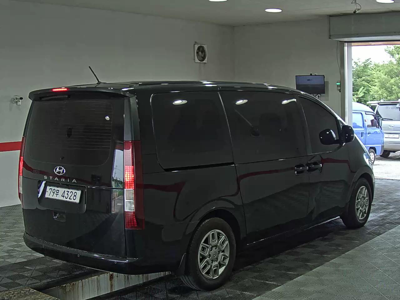 2022 - hyundai staria