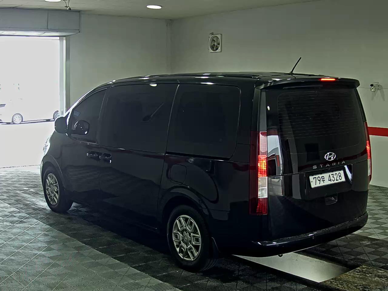 2022 - hyundai staria