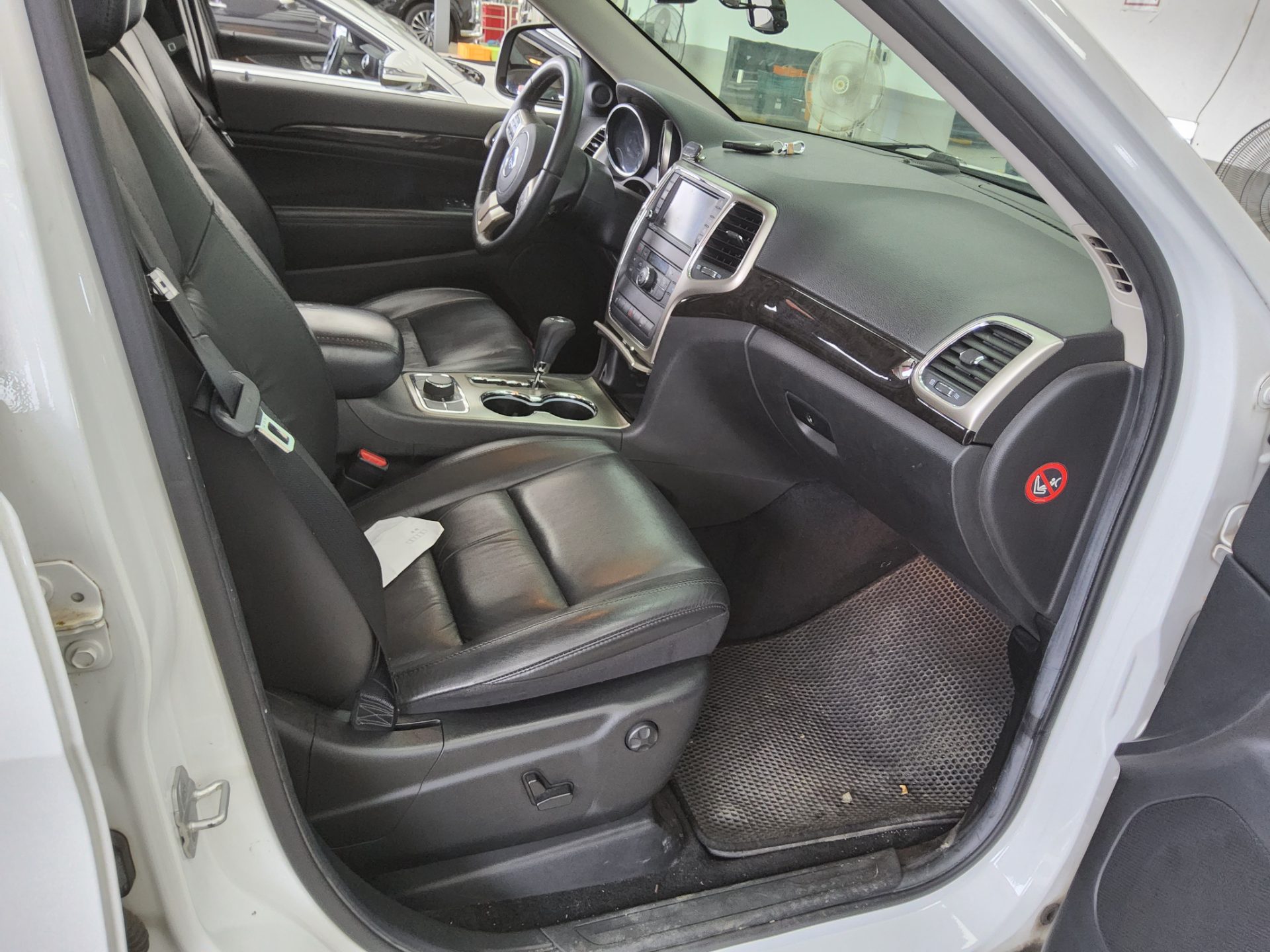 2013 - jeep grand cherokee