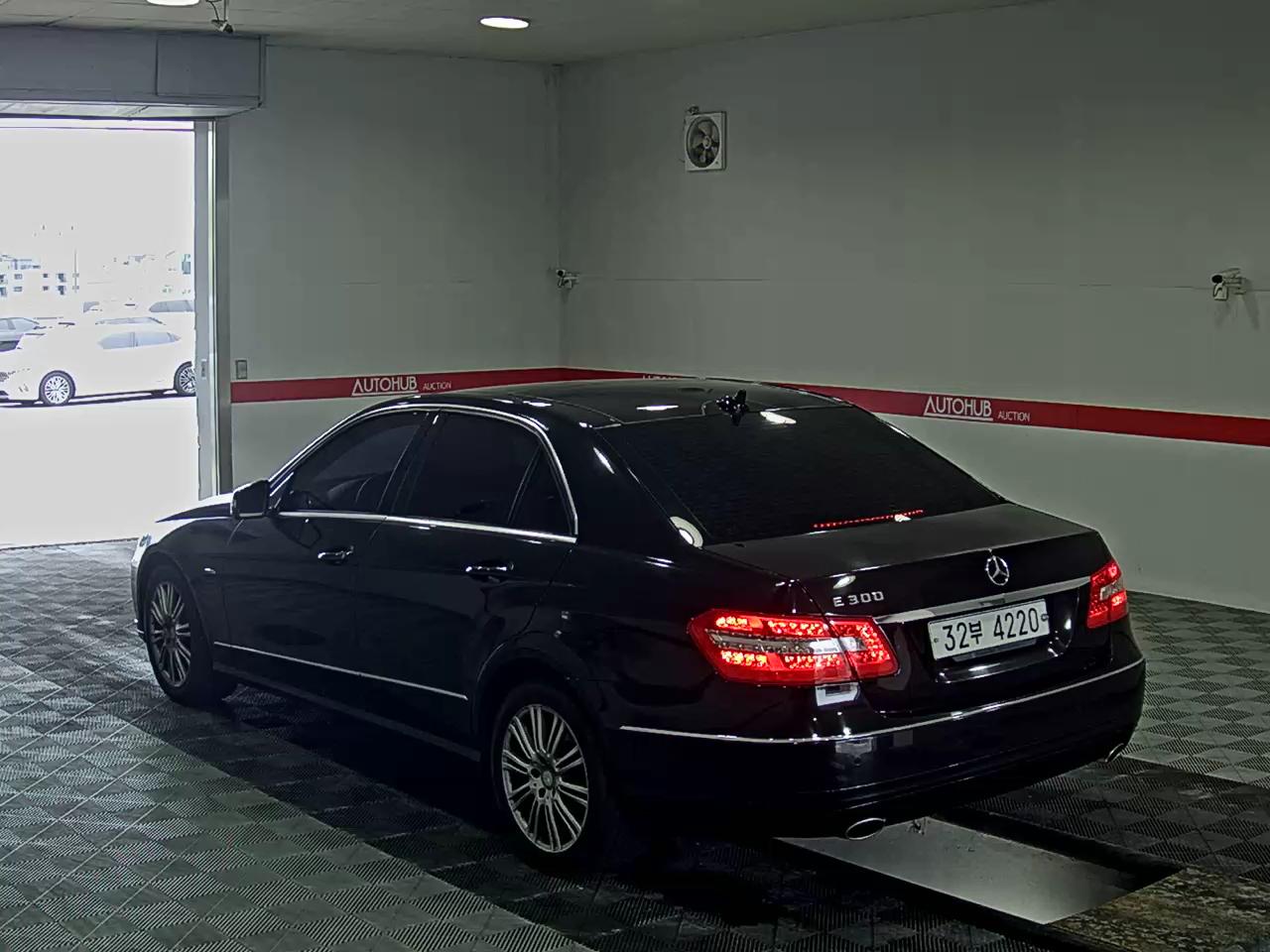 2012 - mercedes-benz e300