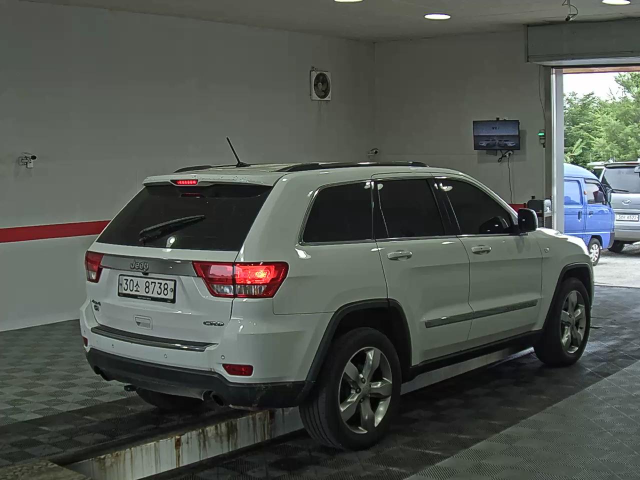 2013 - jeep grand cherokee