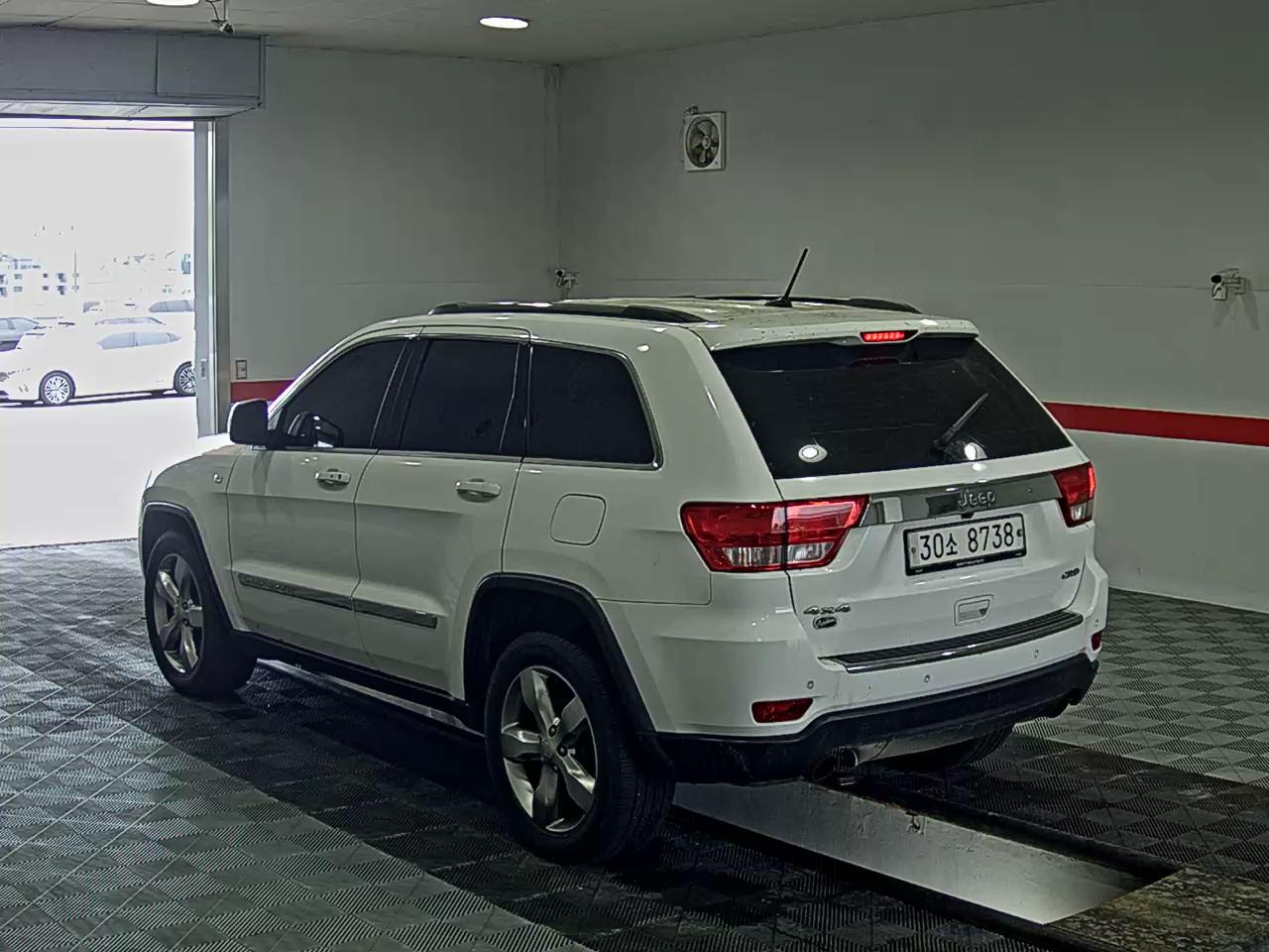 2013 - jeep grand cherokee