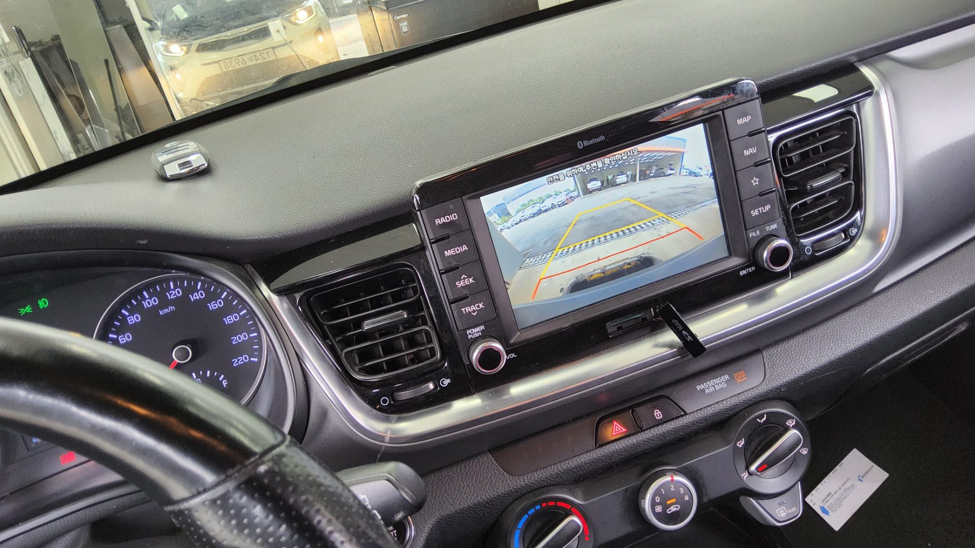 2019 - kia stonic